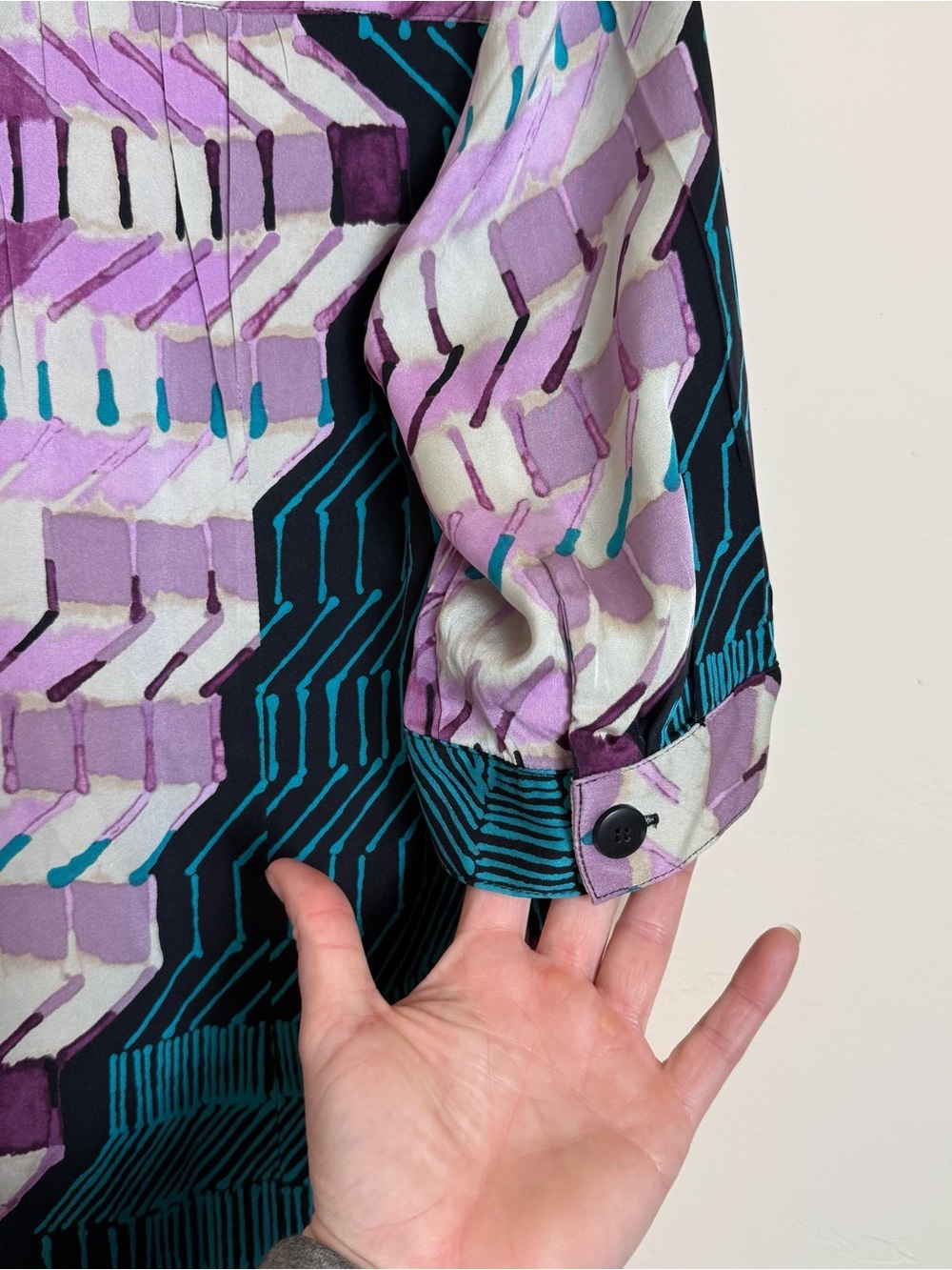 Tucker Abstract Chevron Tunic Purple, Teal Black Silk Blend Women’s top size L - Picture 7 of 7